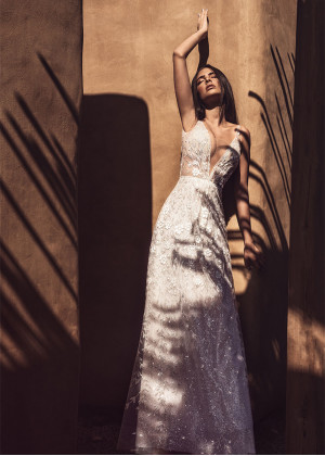 Sexy Beaded Flowers Trendy Wedding Dress